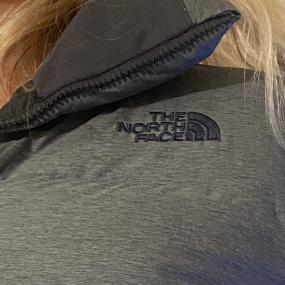 Women’s north face grey jacket new - Picture 3 of 7
